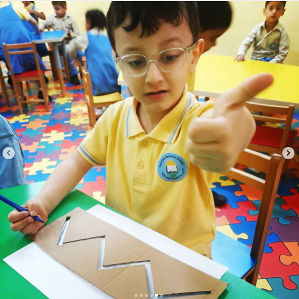 SCHOOL LIFE - Kindergarten & Primary 